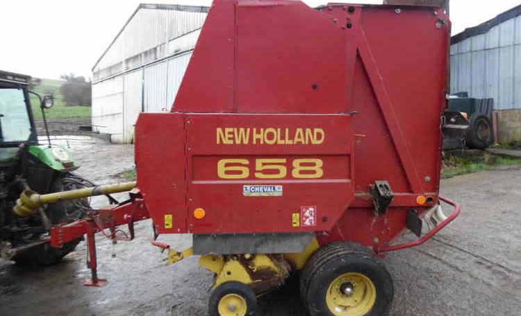 Round baller New Holland 658