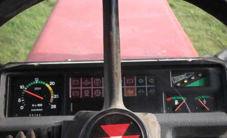 Tracteur MASSEY FERGUSON 3635