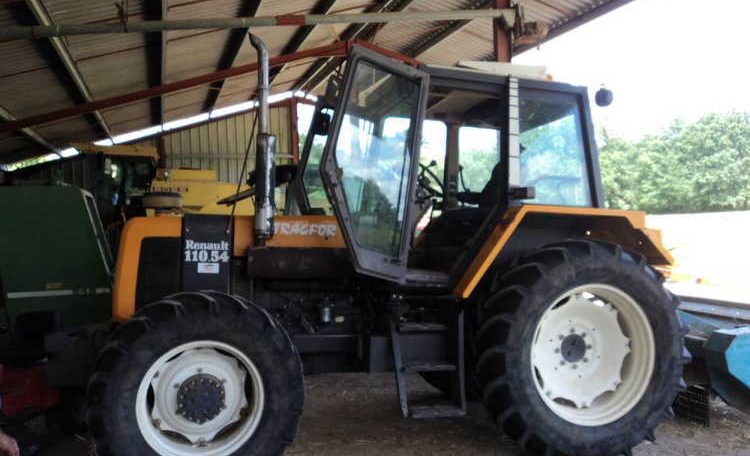 Tracteur Renault 110-54 tz d'occasion Charente Maritime