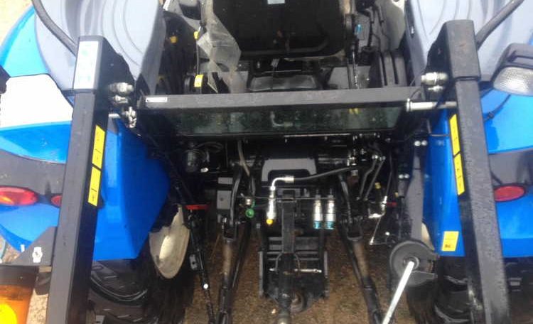 Tracteur New Holland TD5 + chargeur QUICKE Q 36