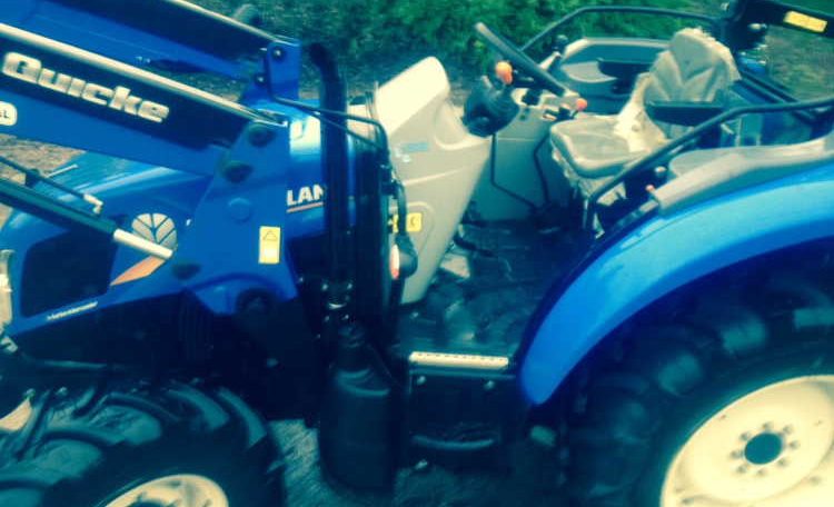 Tracteur agricole occasion New Holland TD5 avec chargeur
