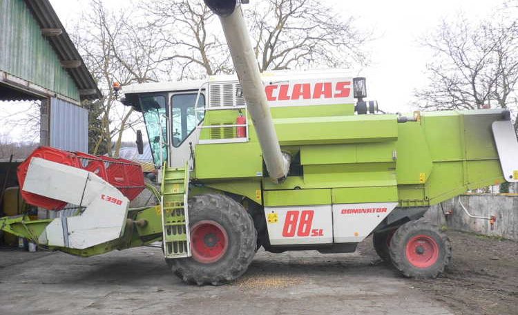 CLAAS DOMINATOR 88 d'occasion Hautes-Pyrénées