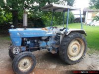 Ancien tracteur FORD 6600 d'occasion en Haute-Savoie