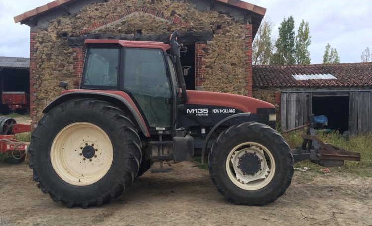 NEW HOLLAND M135, tracteur agricole d'occasion en Maine-et-Loire