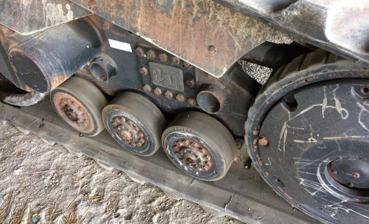 Tracteur agricole à chenilles Claas Challenger