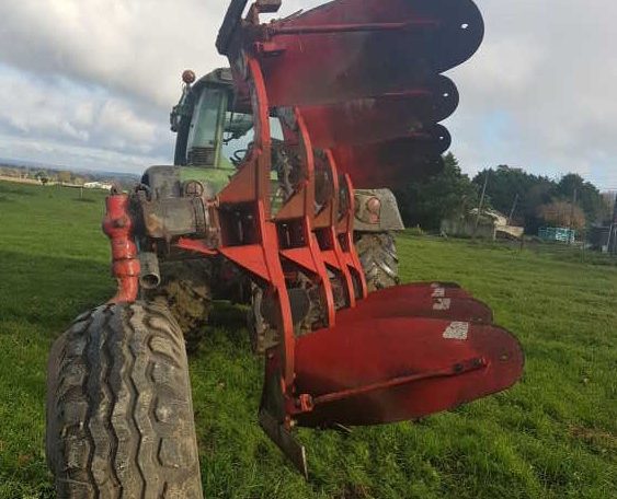 Charrue 4 socs à vendre en Ile-et-Vilaine