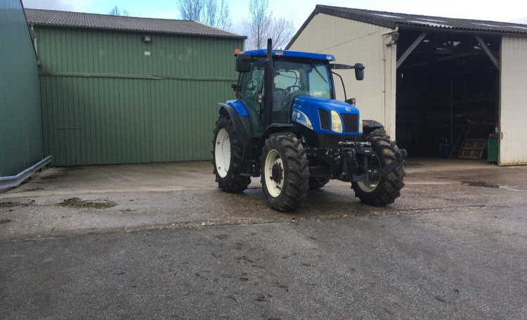 Tracteur agricole New Holland TS 100A à vendre en Haute Normandie
