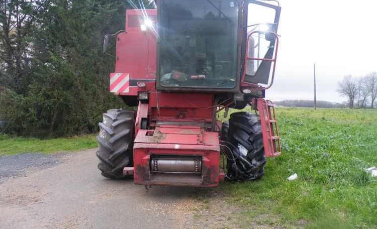 Moissonneuse Case Ih 1660 à vendre dans la Sarthe