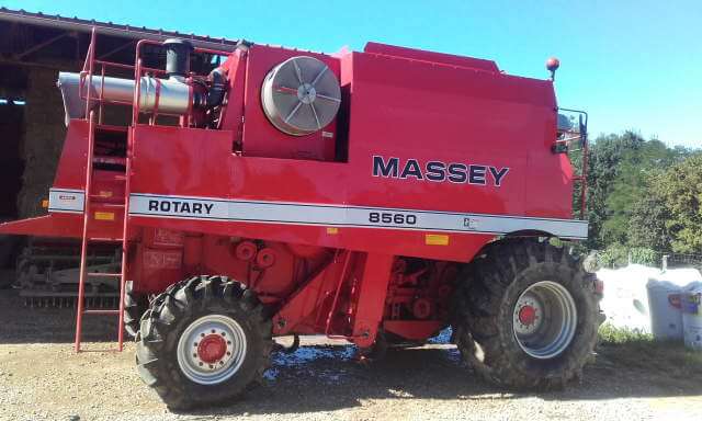 Moissonneuse batteuse Massey Ferguson d'occasion